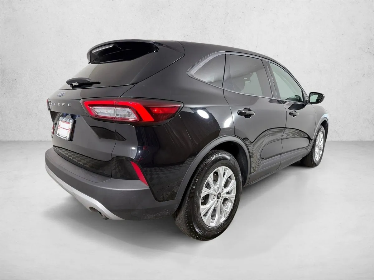 2025 Ford Escape Active thumbnail 3