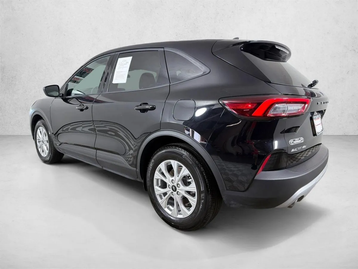 2025 Ford Escape Active thumbnail 5