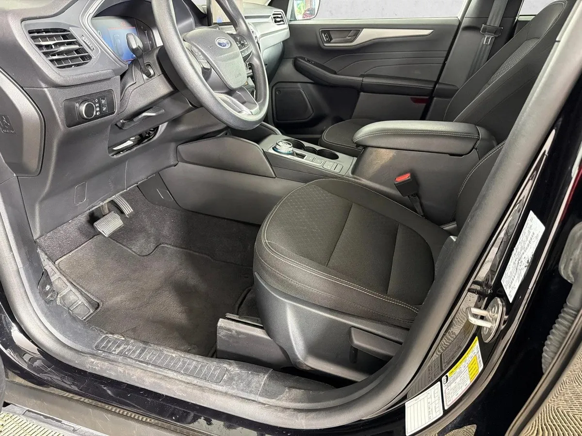 2025 Ford Escape Active thumbnail 9