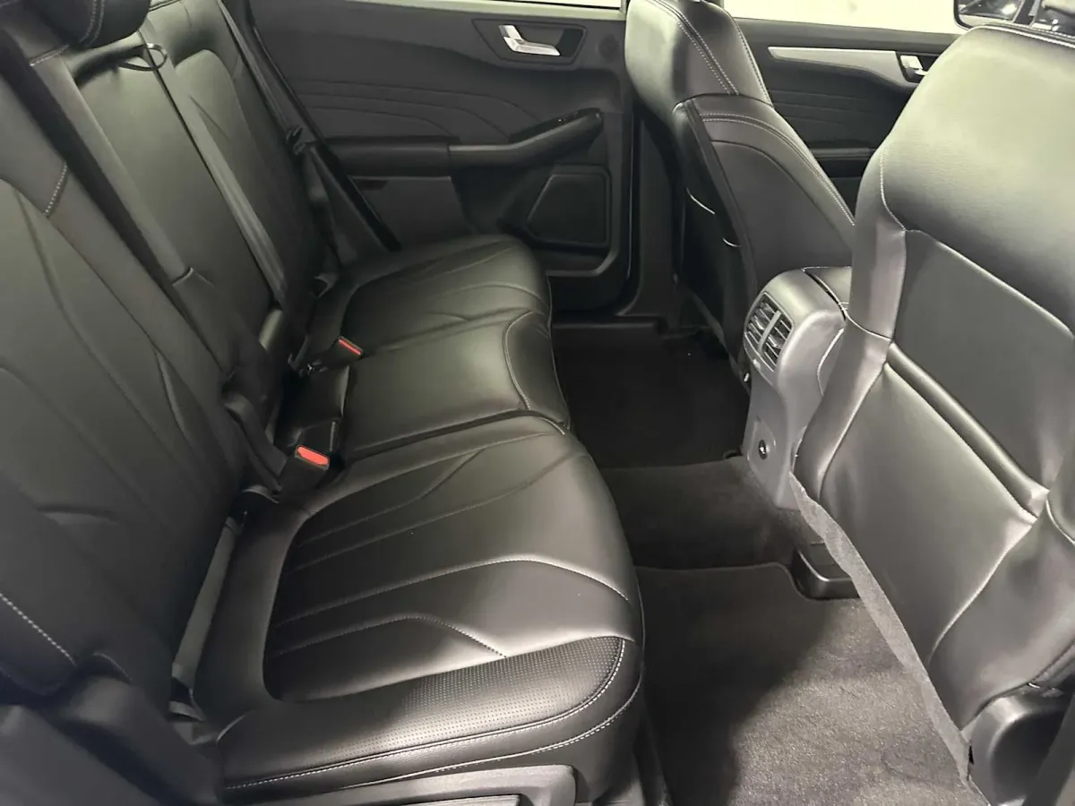 2025 Ford Escape PHEV thumbnail 19