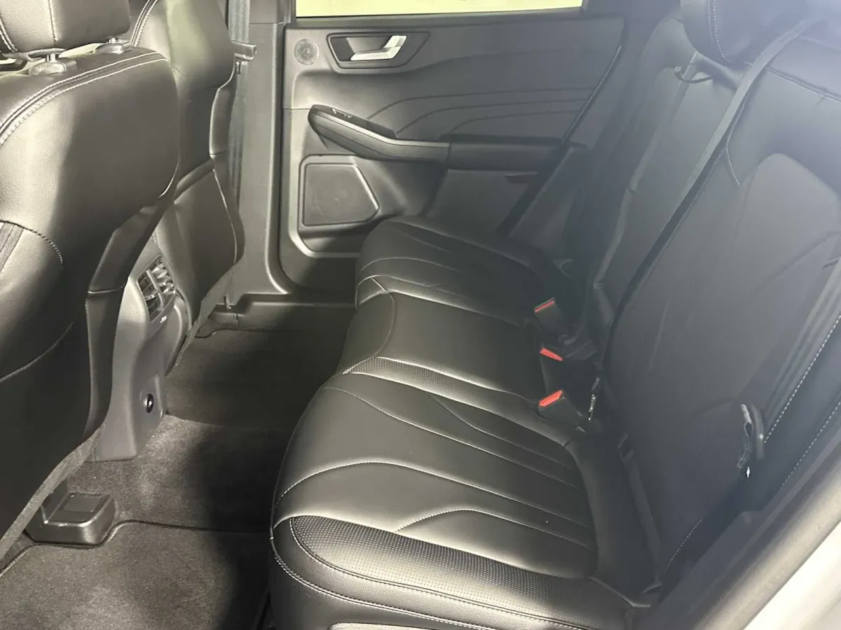 2025 Ford Escape PHEV thumbnail 24