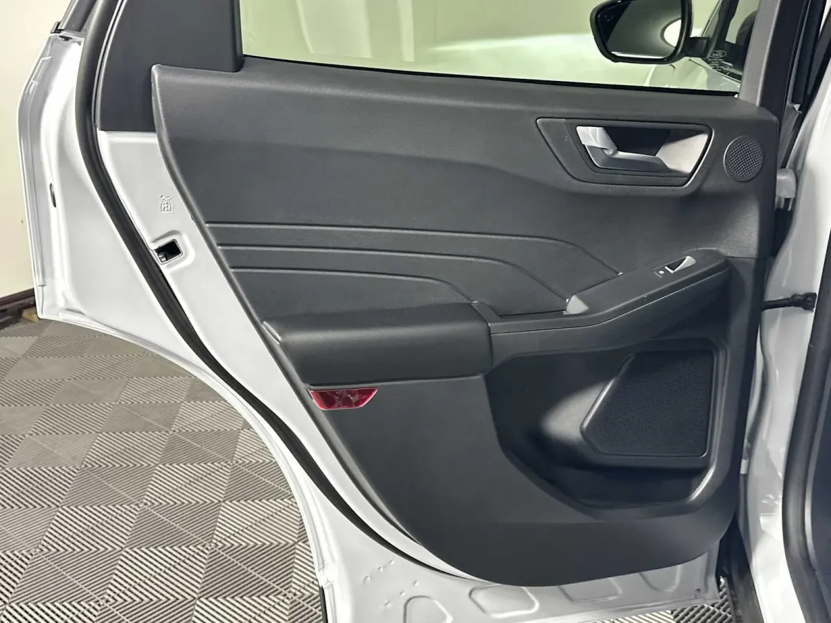 2025 Ford Escape PHEV thumbnail 25