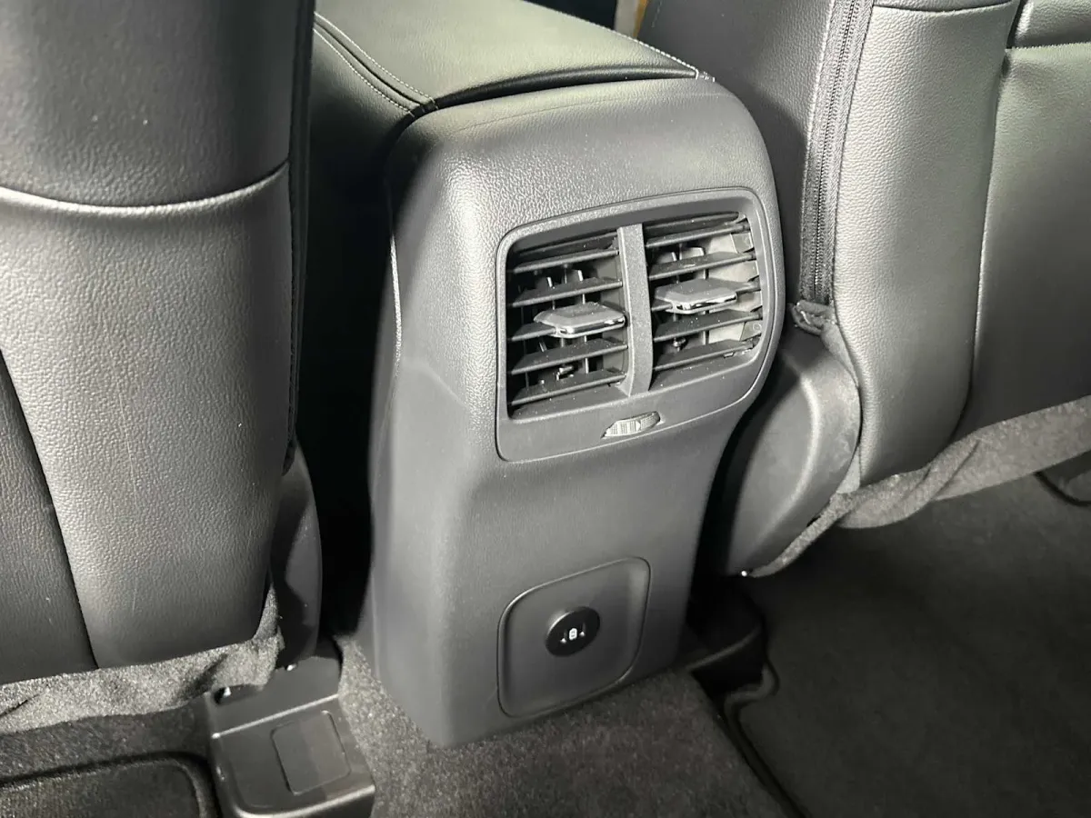 2025 Ford Escape PHEV thumbnail 26
