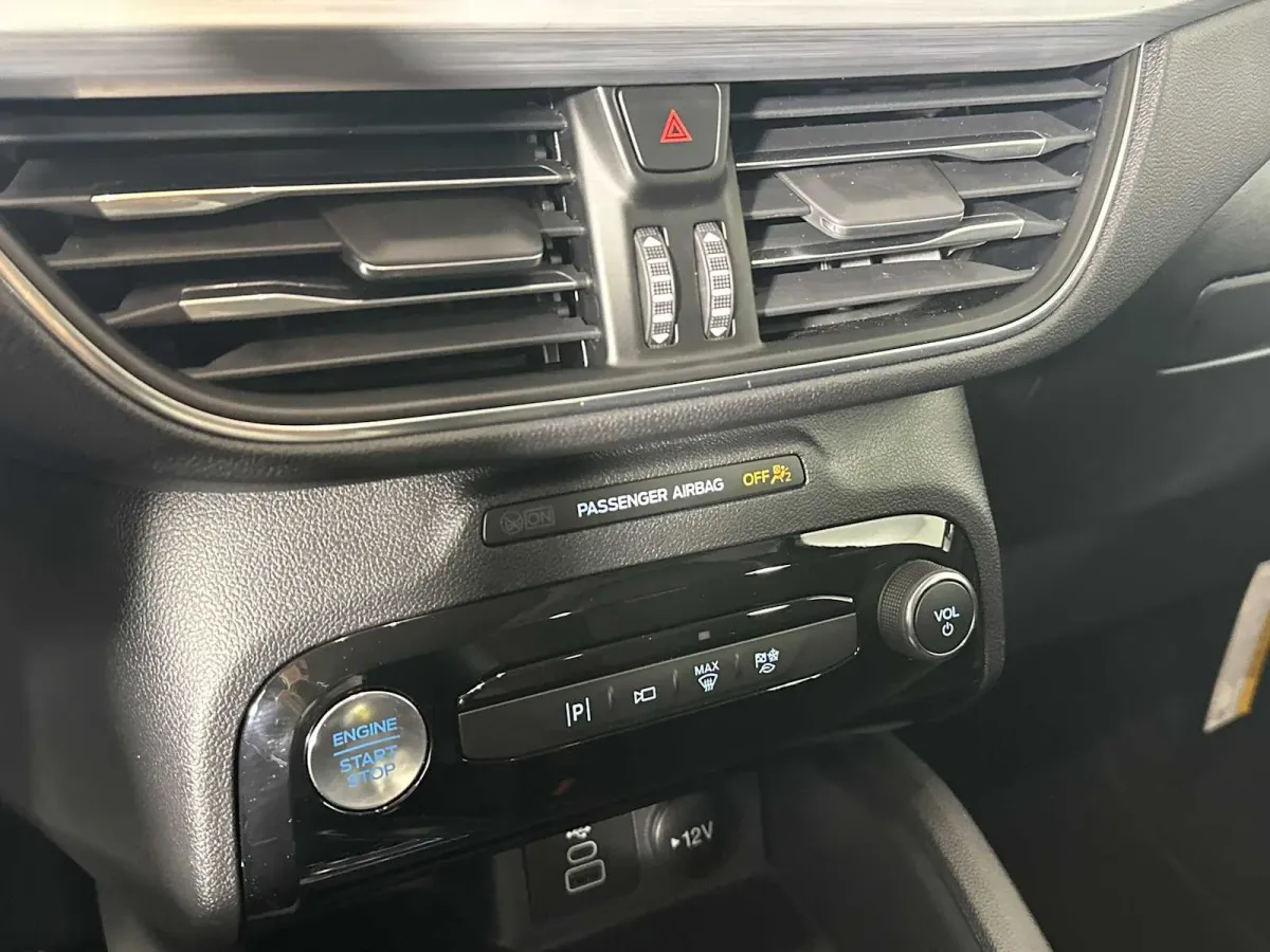 2025 Ford Escape PHEV thumbnail 34
