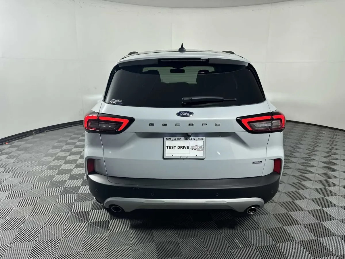 2025 Ford Escape PHEV thumbnail 7