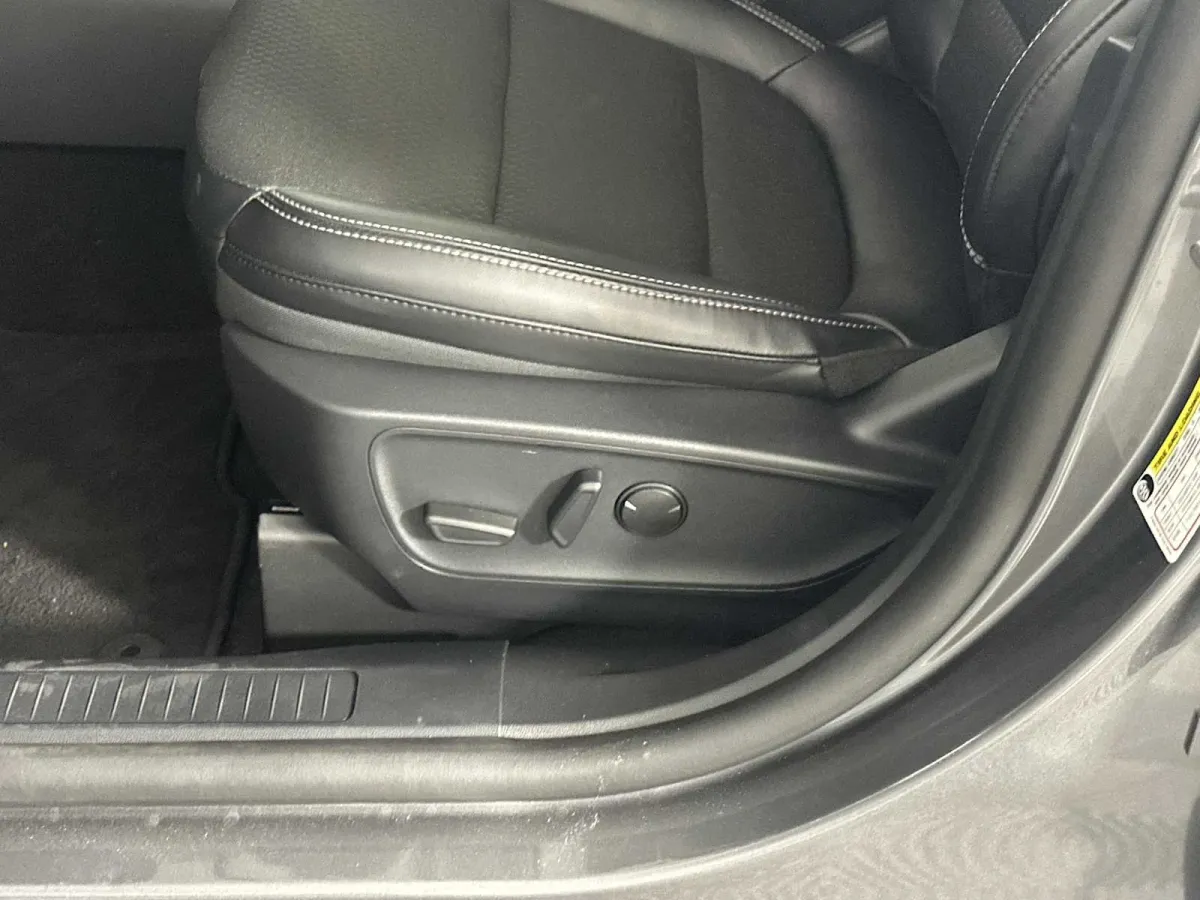 2025 Ford Escape PHEV thumbnail 10