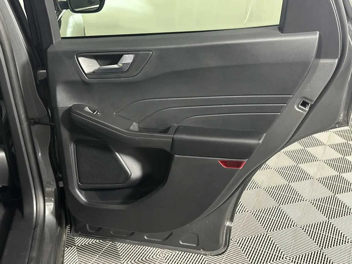 2025 Ford Escape PHEV thumbnail 21