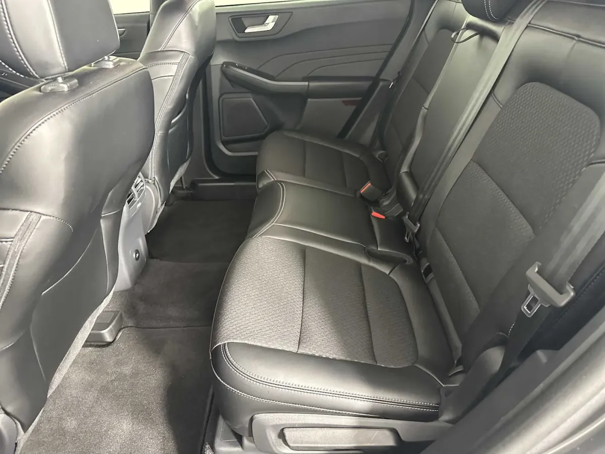 2025 Ford Escape PHEV thumbnail 24