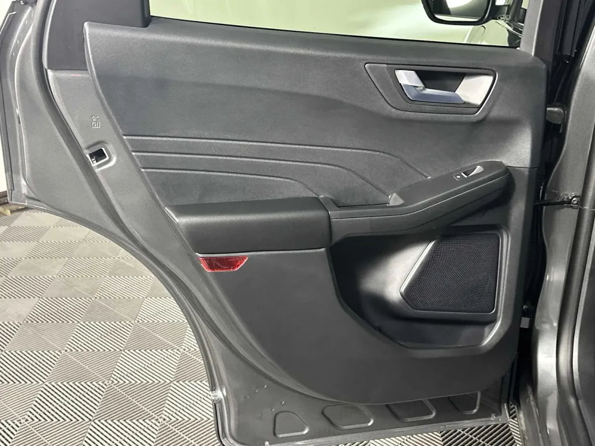 2025 Ford Escape PHEV thumbnail 25