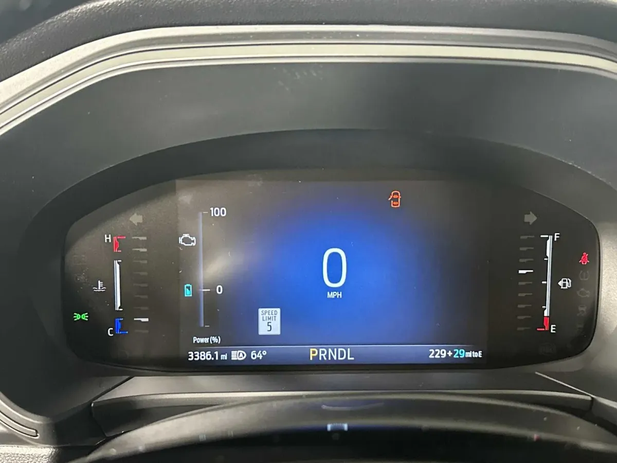 2025 Ford Escape PHEV thumbnail 31