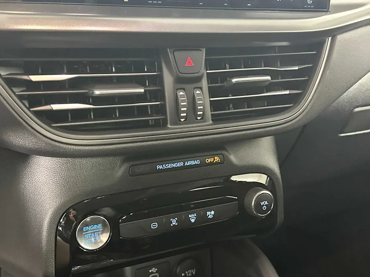 2025 Ford Escape PHEV thumbnail 34