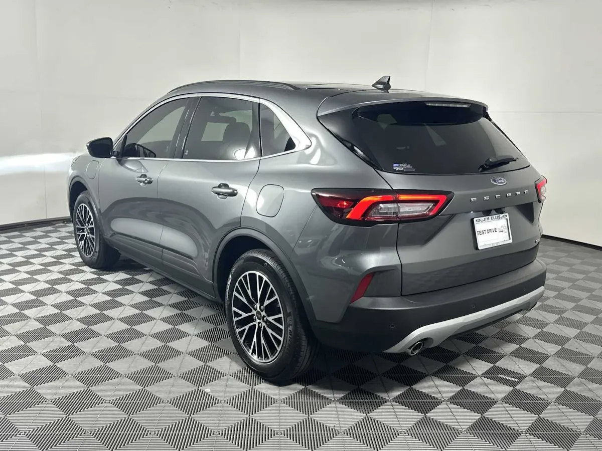 2025 Ford Escape PHEV thumbnail 6