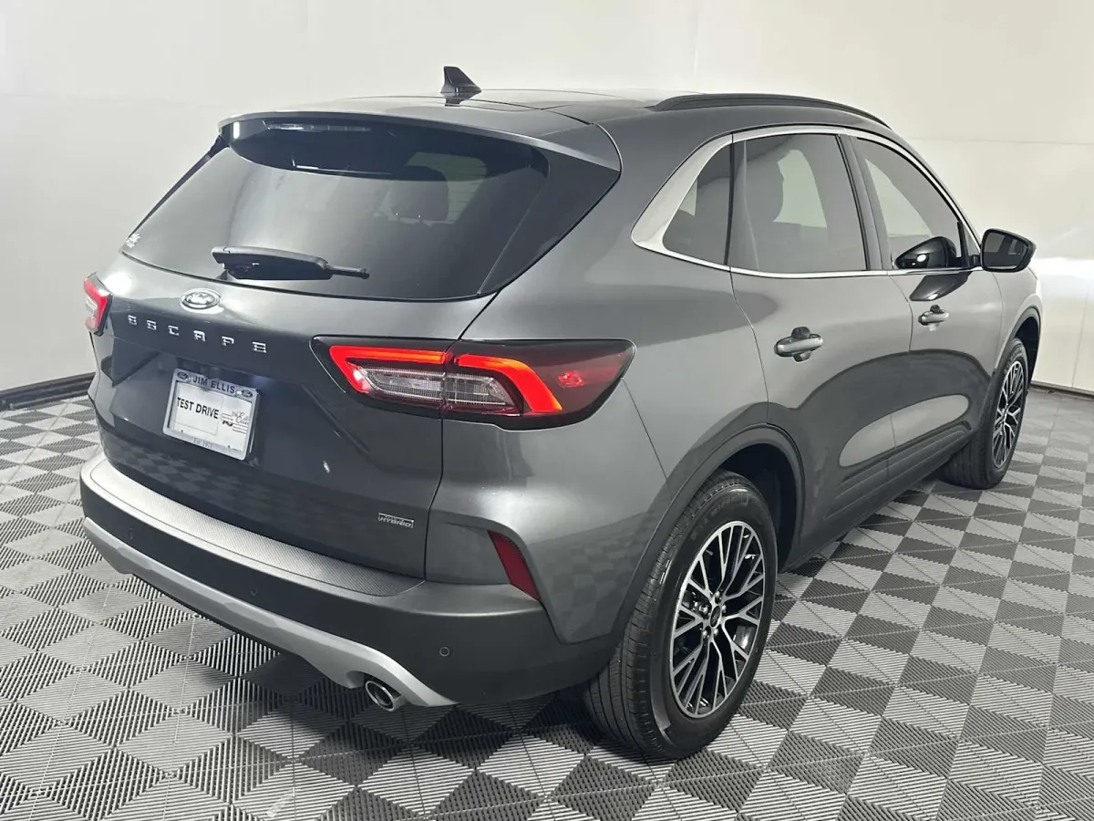 2025 Ford Escape PHEV thumbnail 8