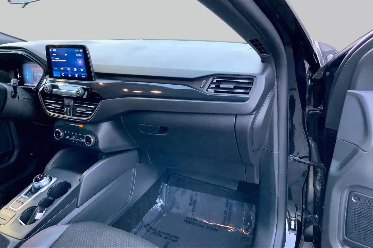 2025 Ford Escape ST-Line thumbnail 18