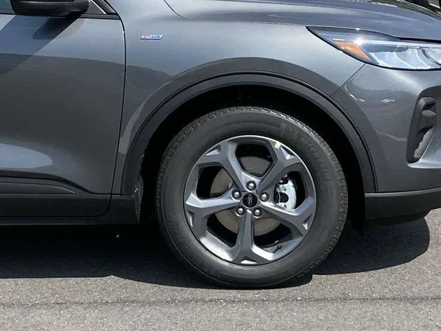 2025 Ford Escape ST-Line thumbnail 3