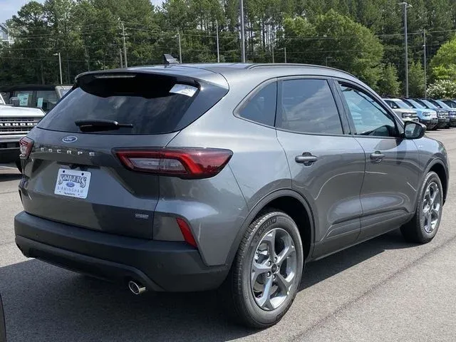 2025 Ford Escape ST-Line thumbnail 4