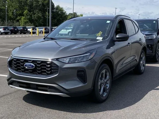 2025 Ford Escape ST-Line thumbnail 7