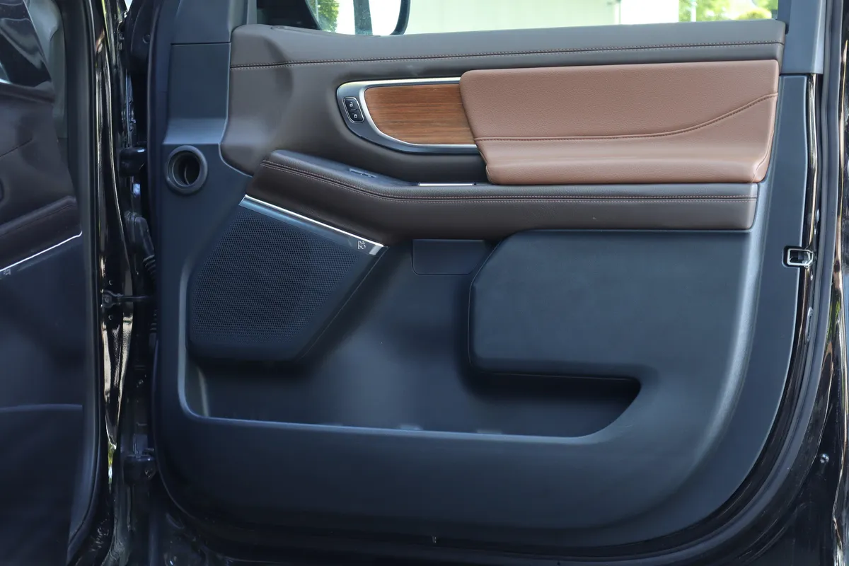 2025 Ford Expedition Max King Ranch thumbnail 28