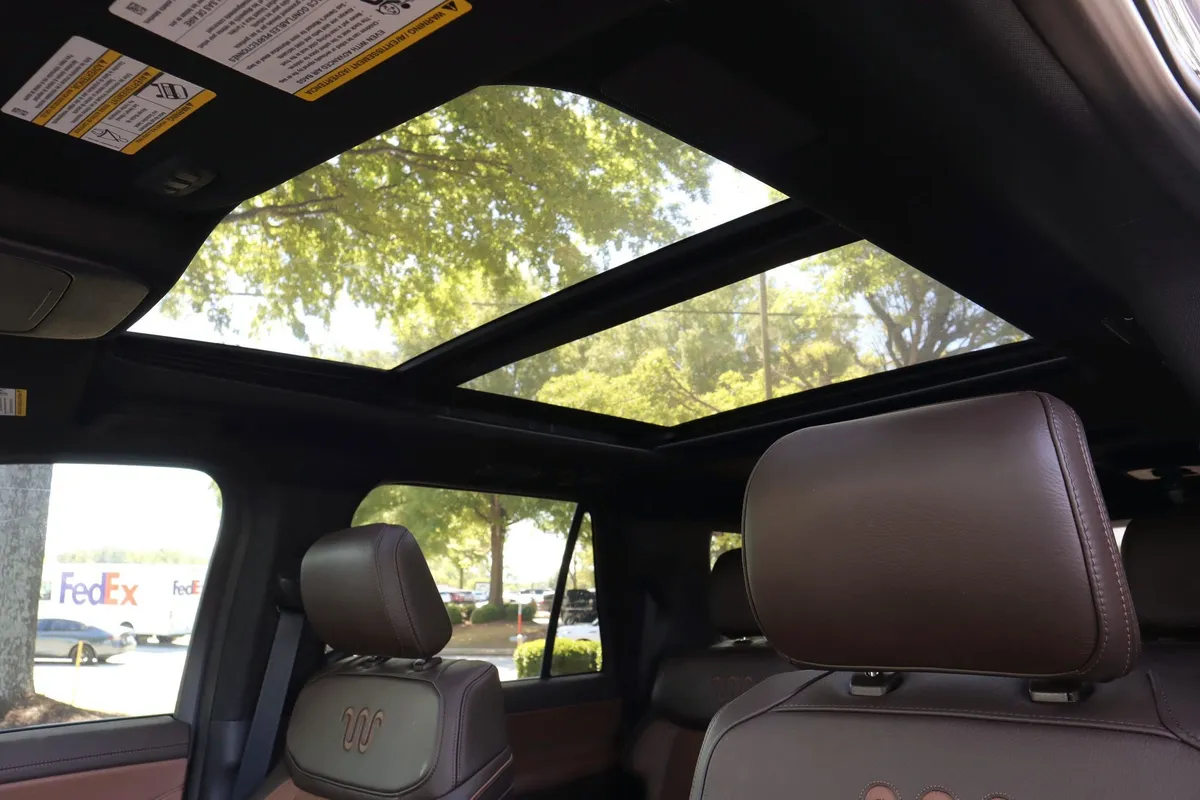 2025 Ford Expedition Max King Ranch thumbnail 8