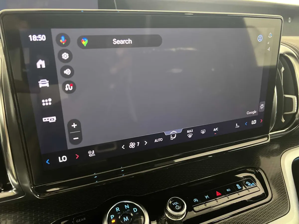 2025 Ford Expedition MAX Platinum thumbnail 32