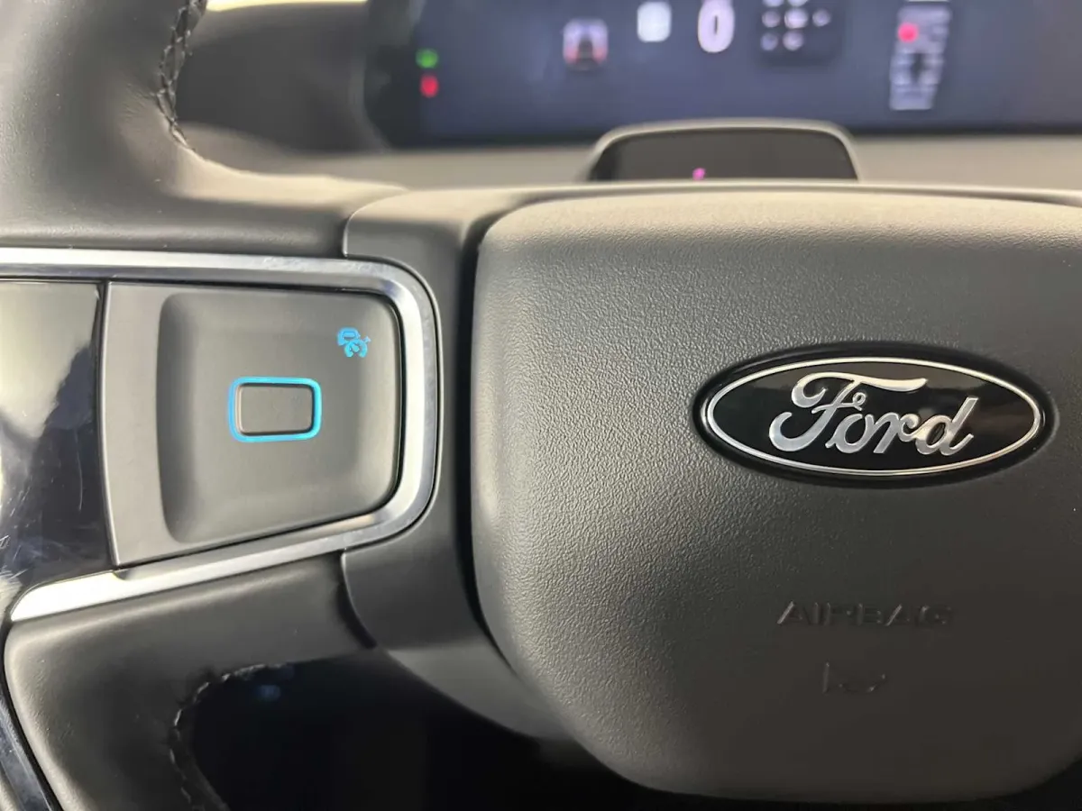 2025 Ford Expedition MAX Platinum thumbnail 36