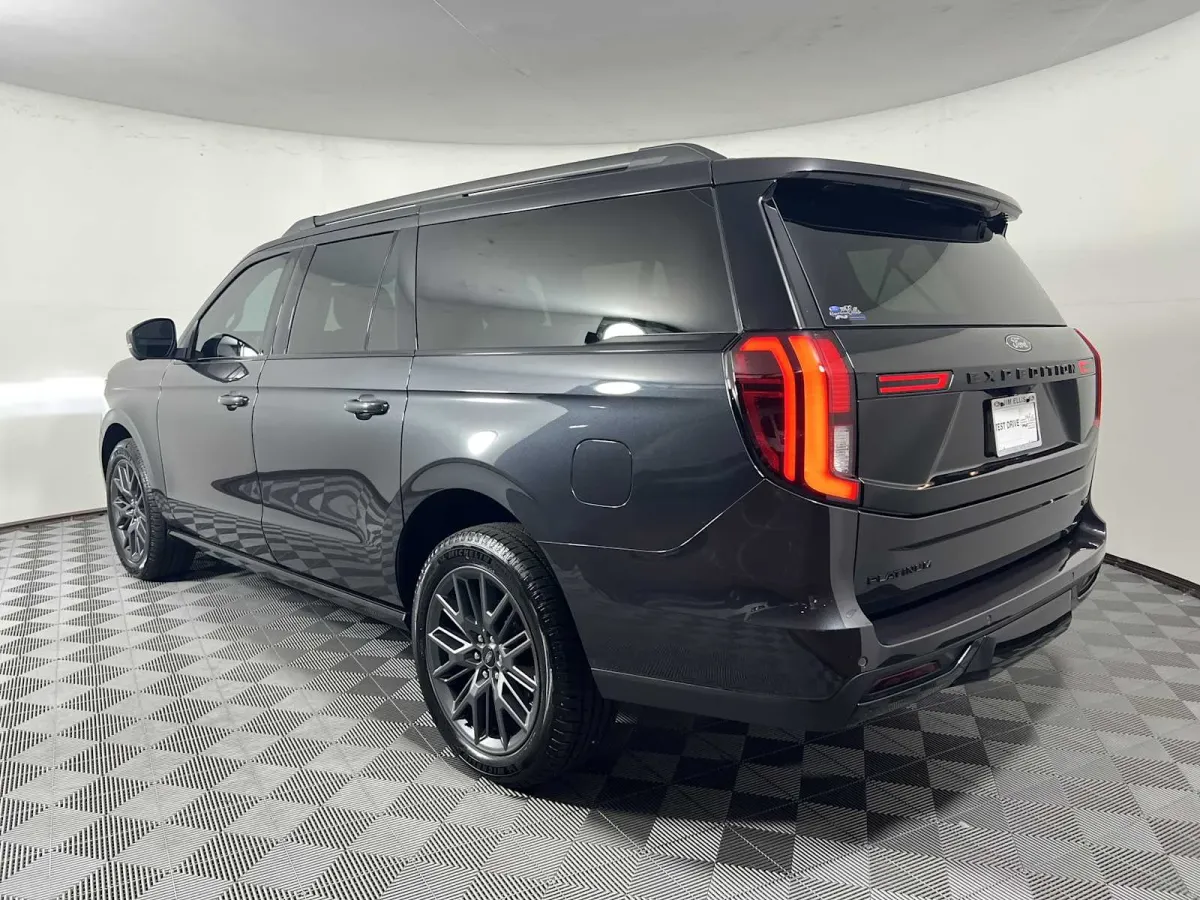 2025 Ford Expedition MAX Platinum thumbnail 6
