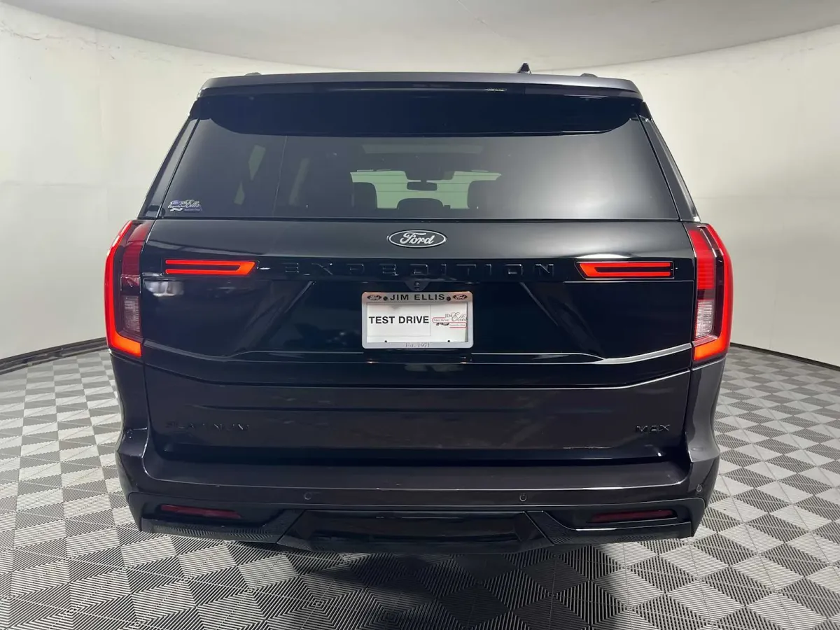 2025 Ford Expedition MAX Platinum thumbnail 7