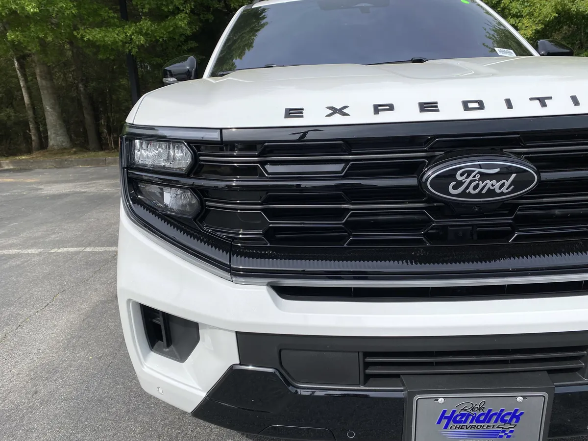 2025 Ford Expedition Max Platinum thumbnail 13