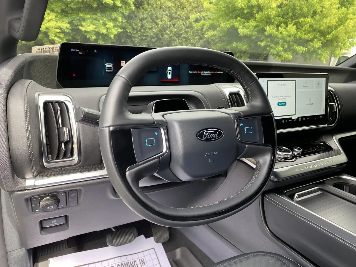 2025 Ford Expedition Max Platinum thumbnail 16
