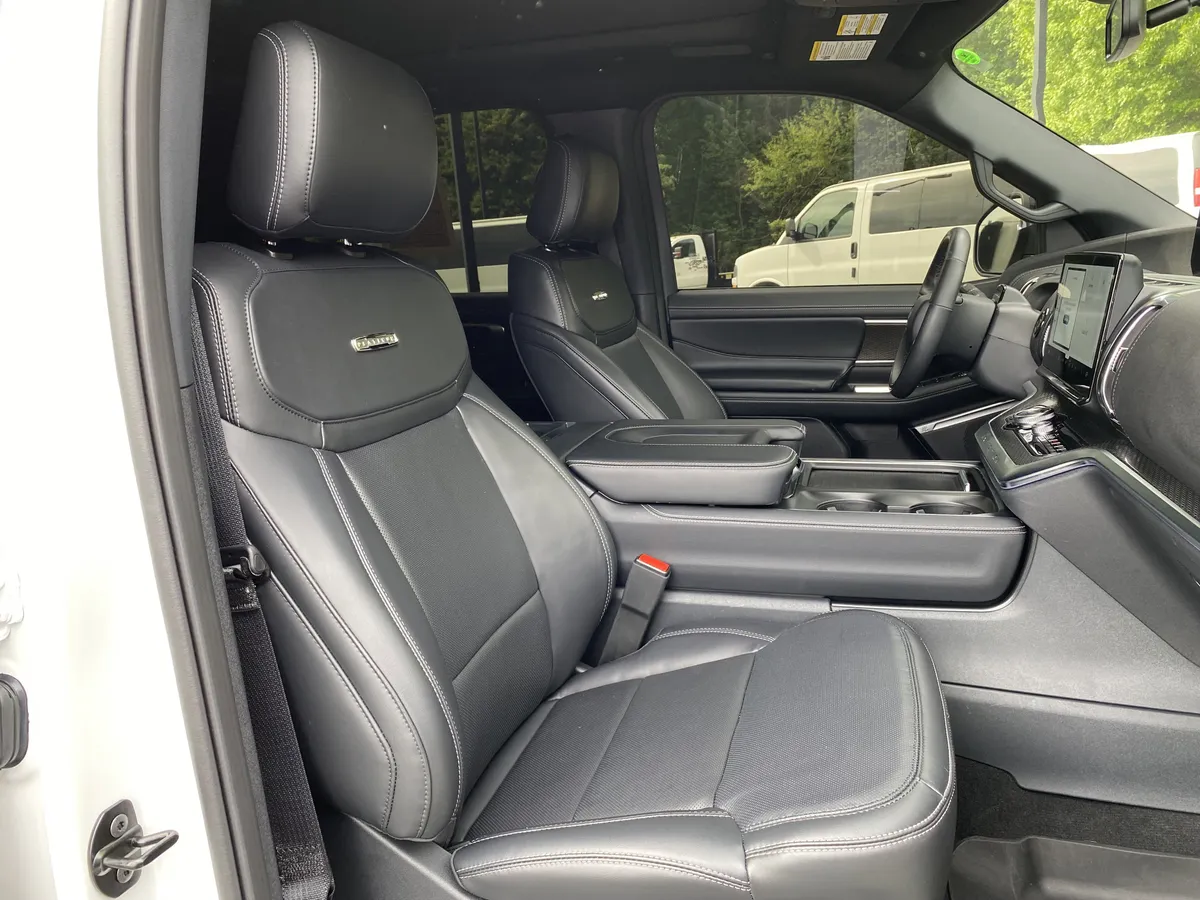 2025 Ford Expedition Max Platinum thumbnail 34