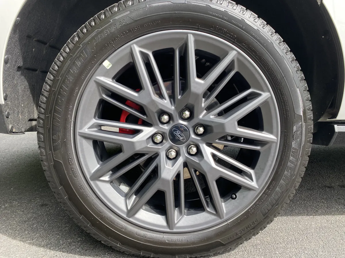 2025 Ford Expedition Max Platinum thumbnail 42