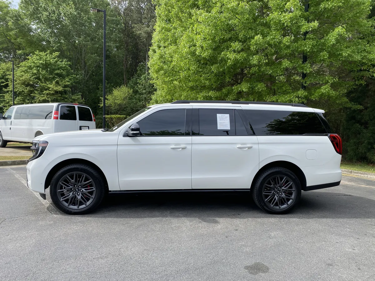 2025 Ford Expedition Max Platinum thumbnail 5