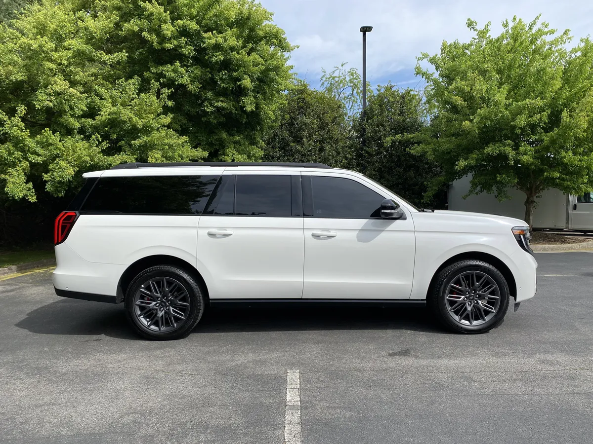 2025 Ford Expedition Max Platinum thumbnail 9