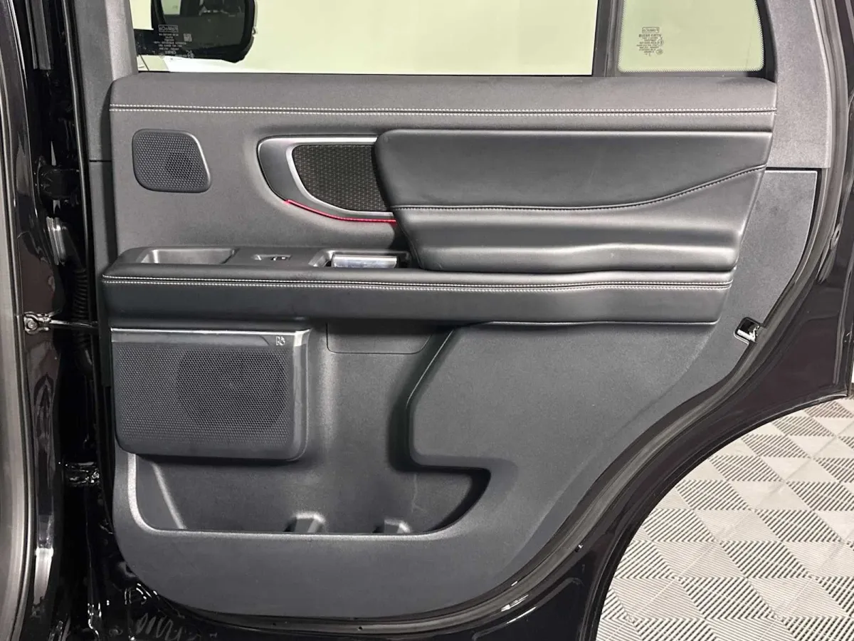 2025 Ford Expedition Platinum thumbnail 20
