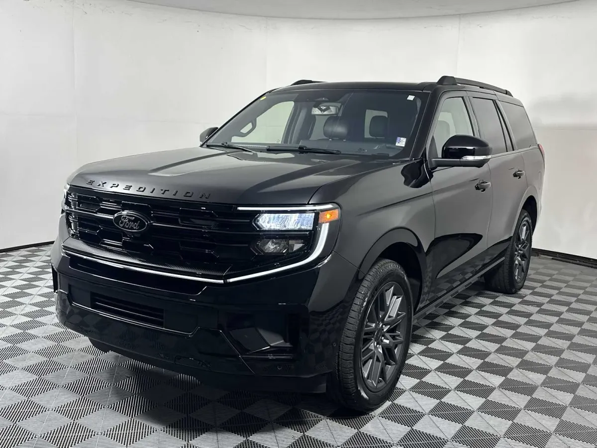 2025 Ford Expedition Platinum thumbnail 3