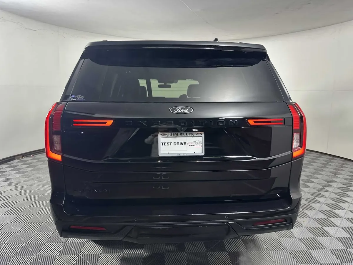 2025 Ford Expedition Platinum thumbnail 7