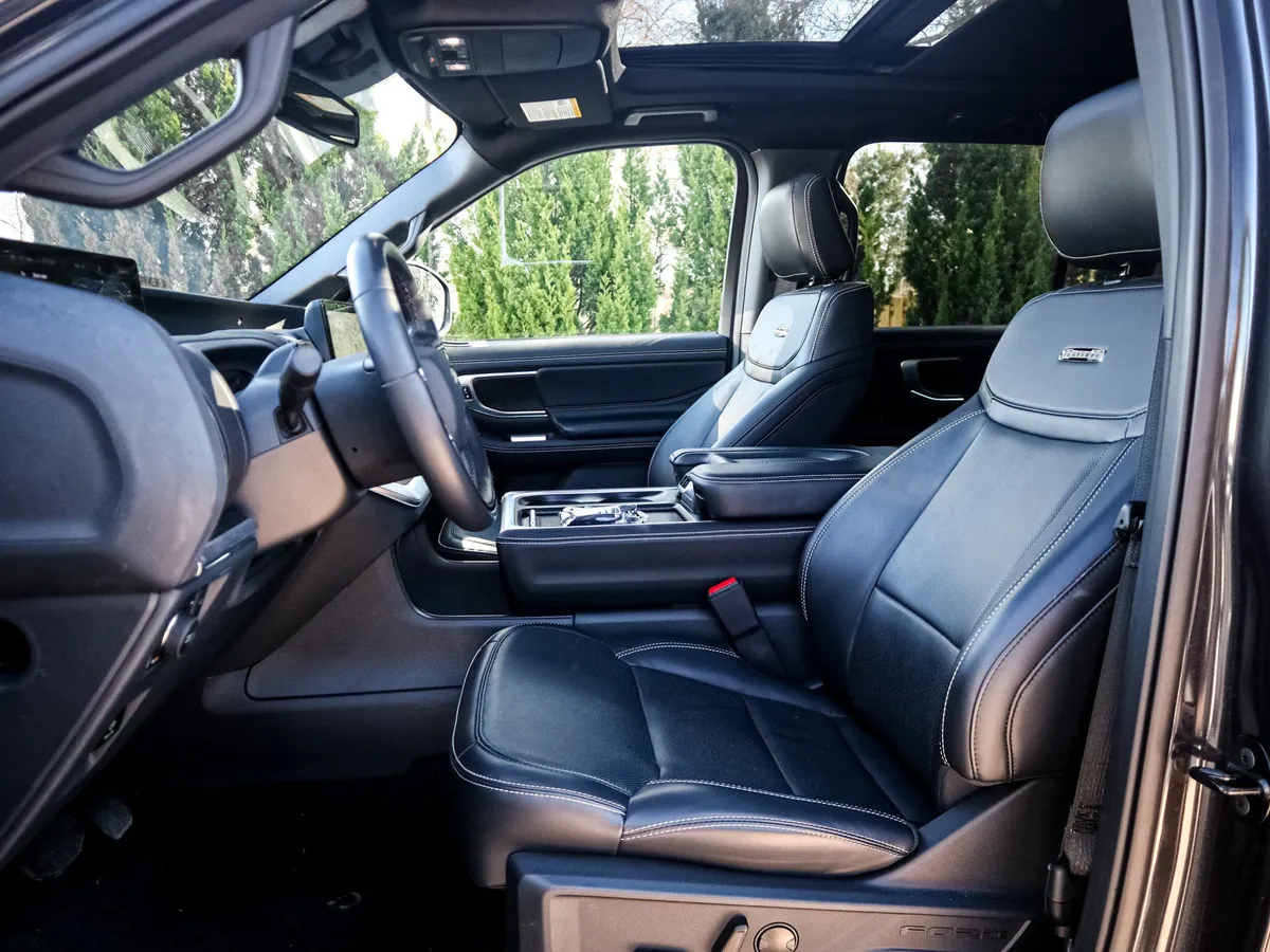 2025 Ford Expedition Platinum thumbnail 15