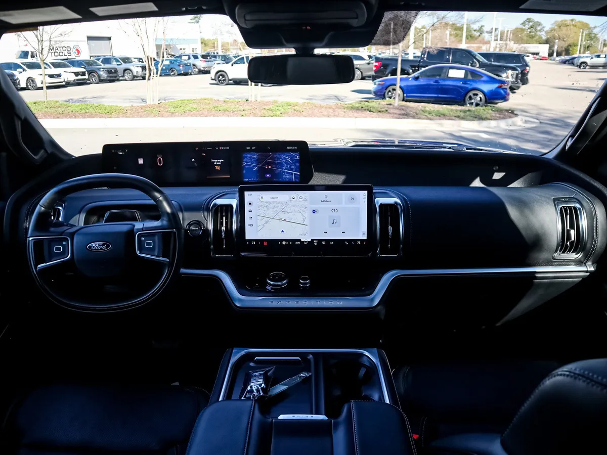 2025 Ford Expedition Platinum thumbnail 28