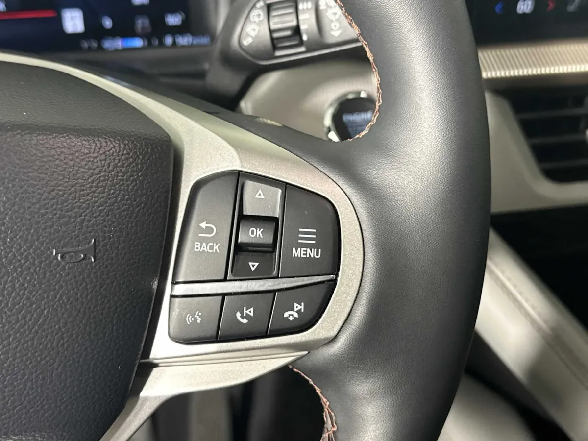 2025 Ford Explorer Active thumbnail 30