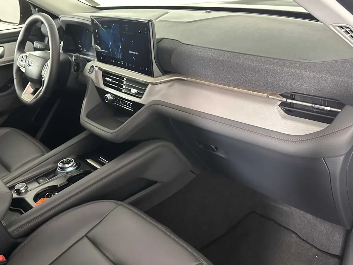 2025 Ford Explorer Active thumbnail 18