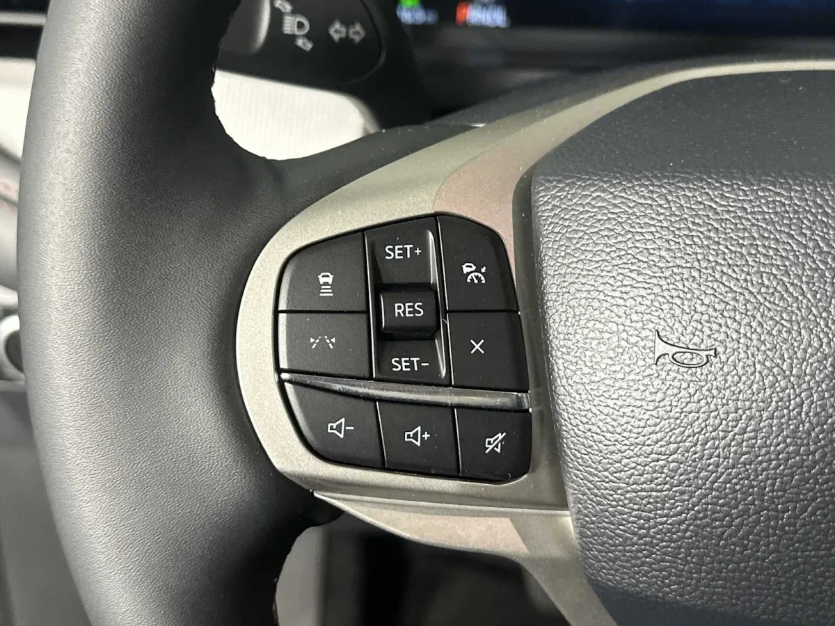 2025 Ford Explorer Active thumbnail 31