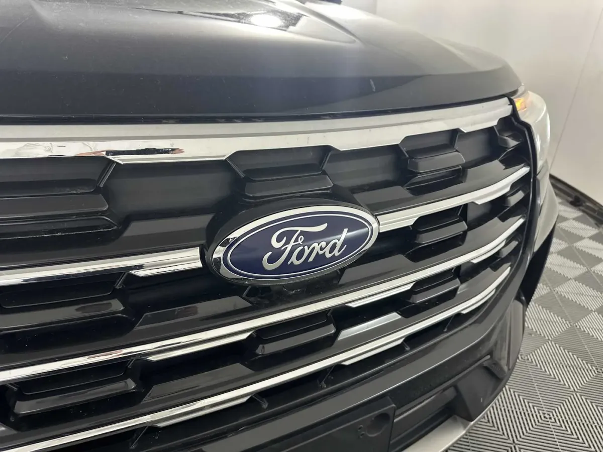 2025 Ford Explorer Active thumbnail 12