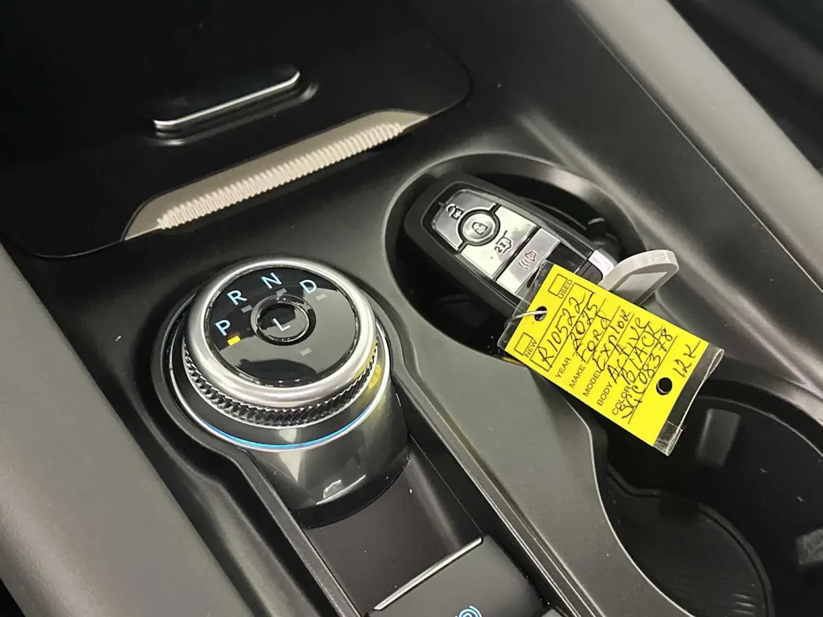 2025 Ford Explorer Active thumbnail 30