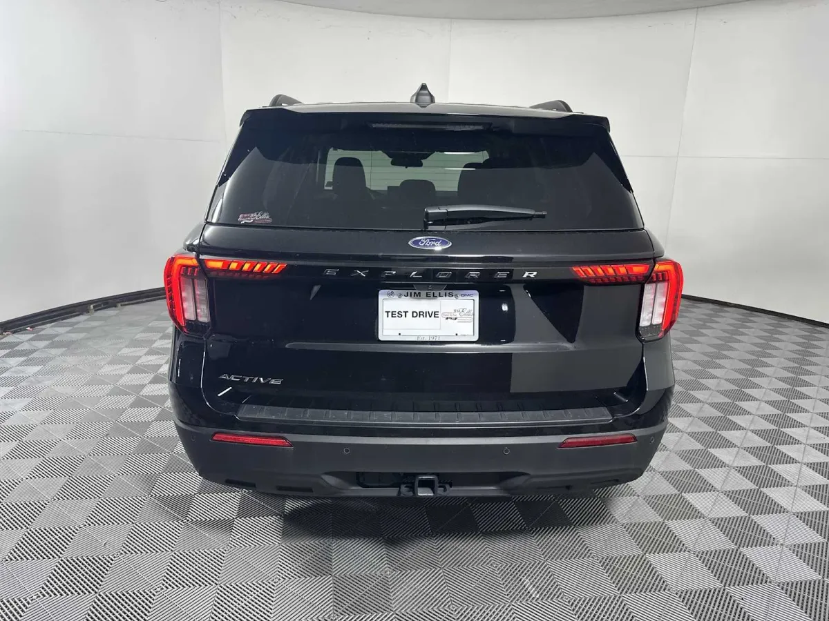 2025 Ford Explorer Active thumbnail 7