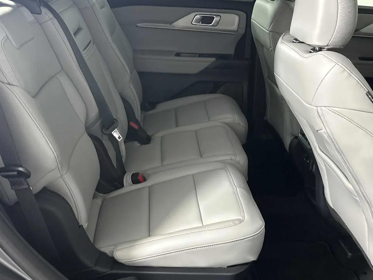 2025 Ford Explorer Active thumbnail 20