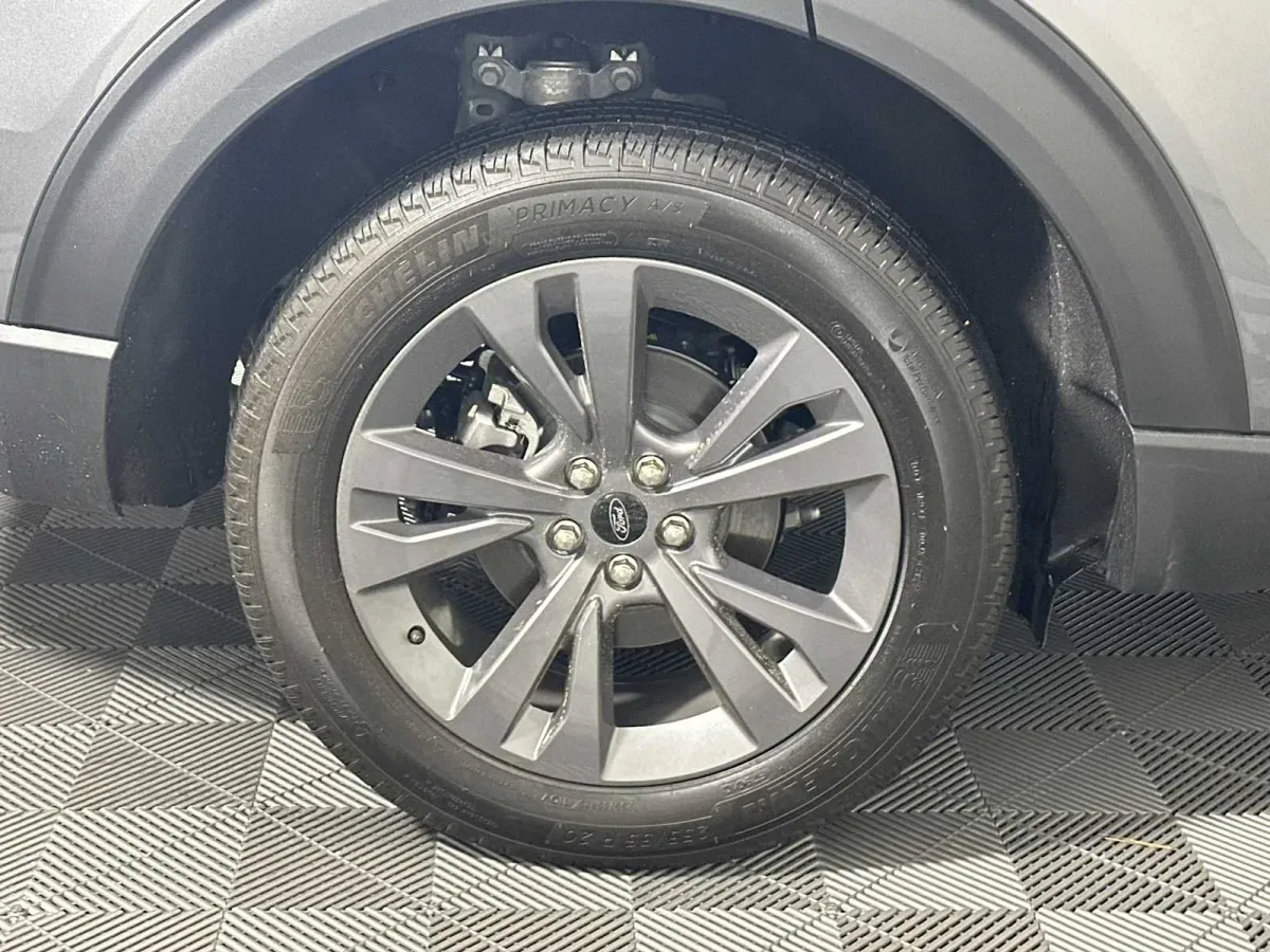 2025 Ford Explorer Active thumbnail 22