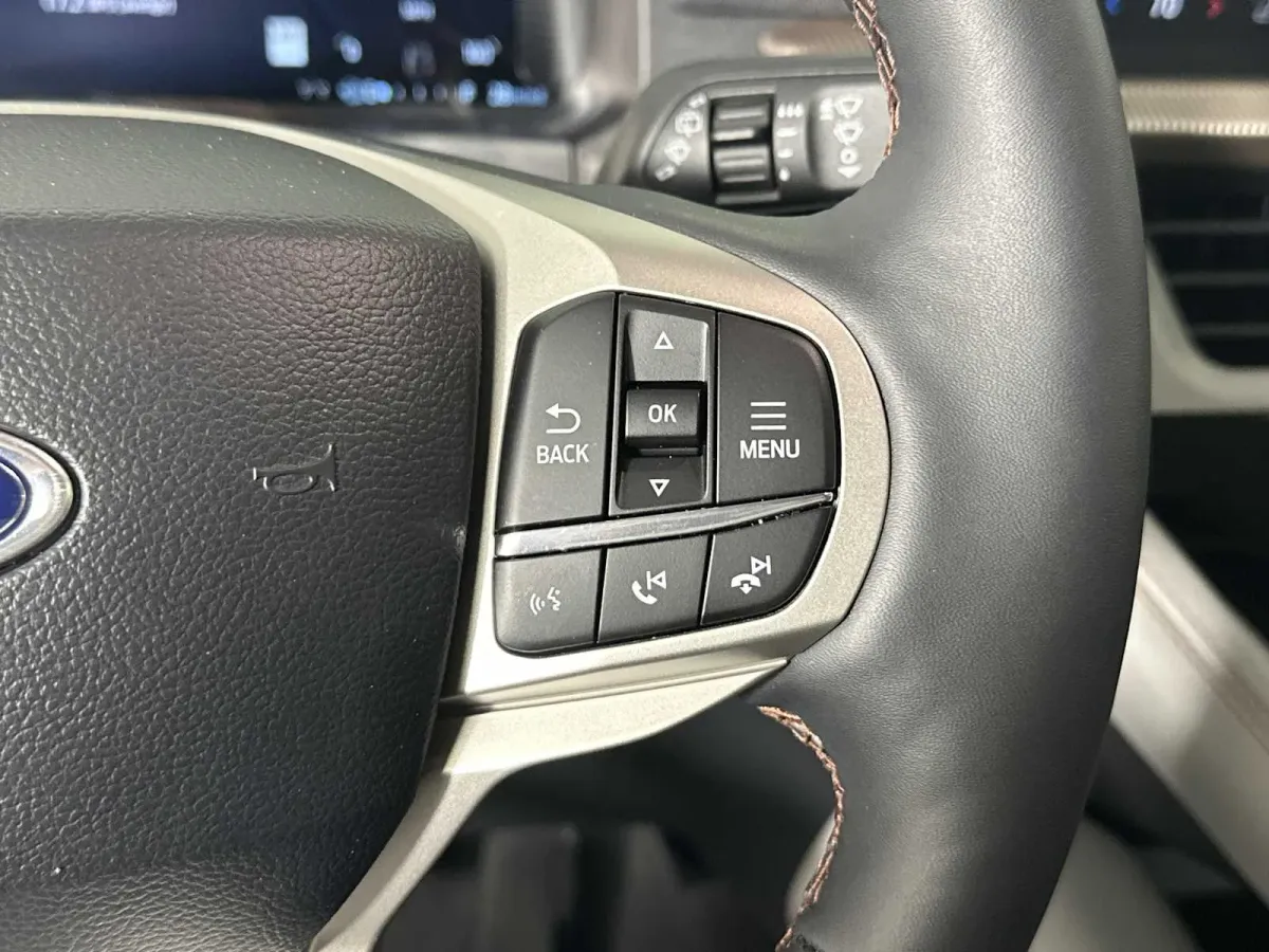 2025 Ford Explorer Active thumbnail 30