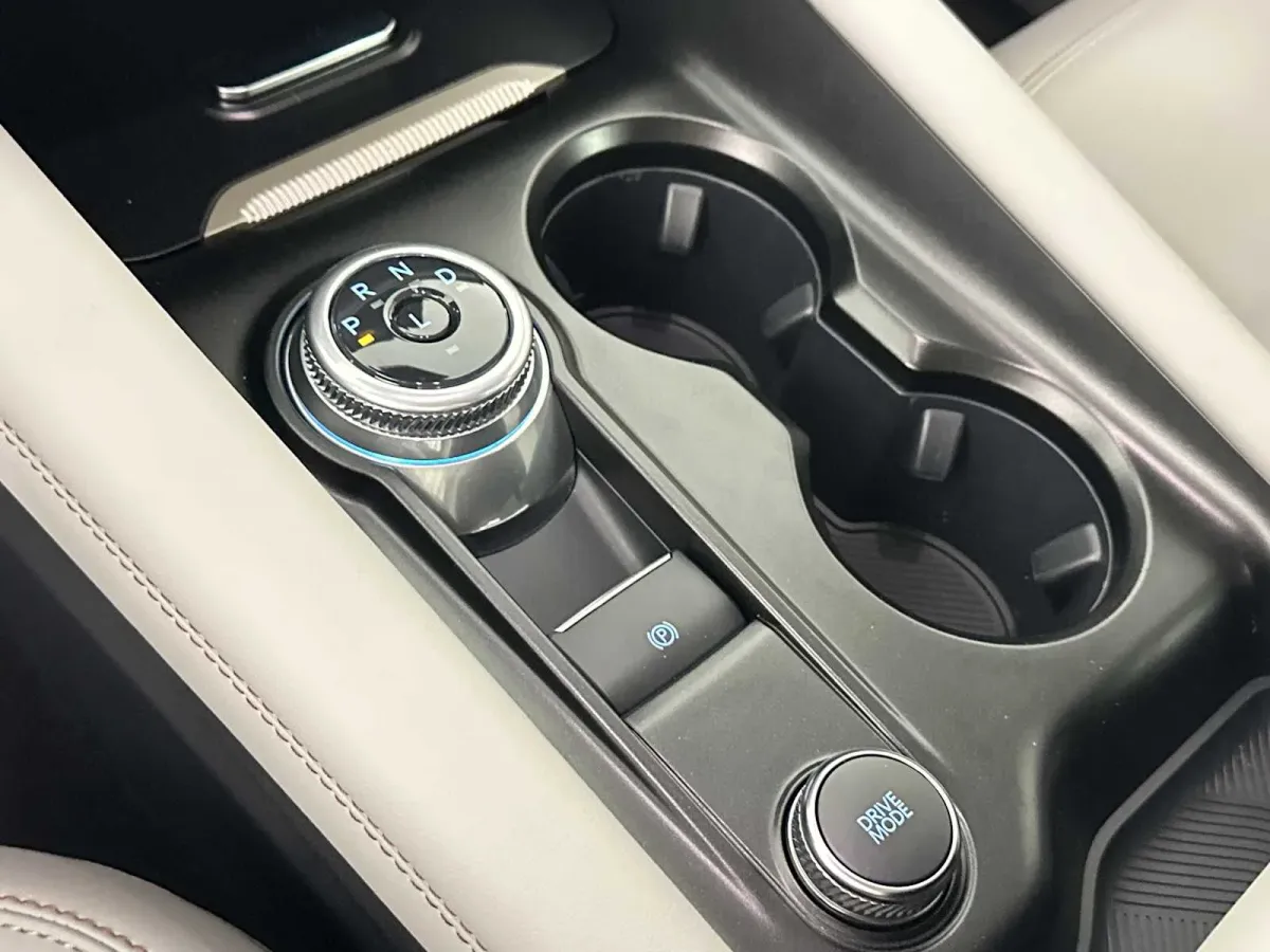 2025 Ford Explorer Active thumbnail 35