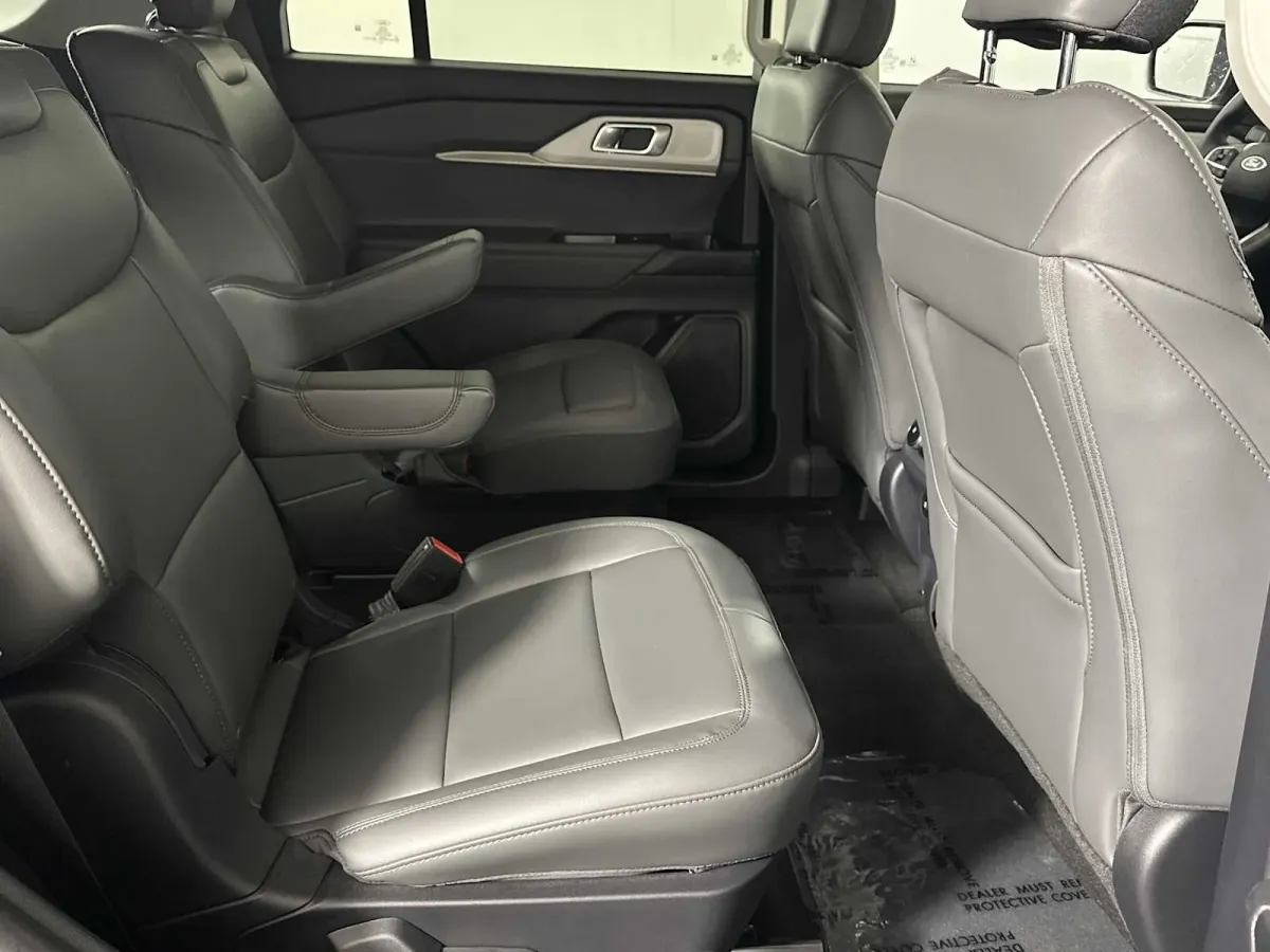 2025 Ford Explorer Active thumbnail 21