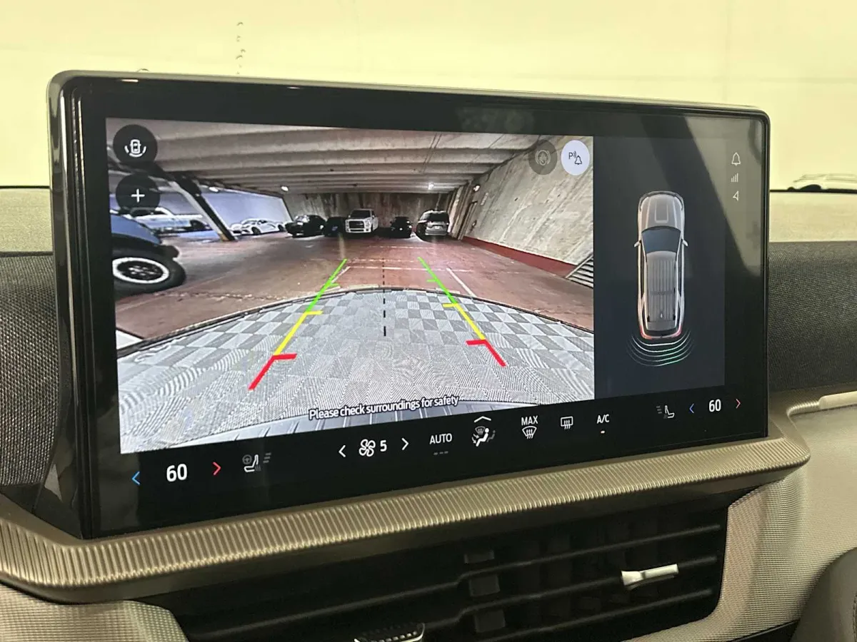 2025 Ford Explorer Active thumbnail 34